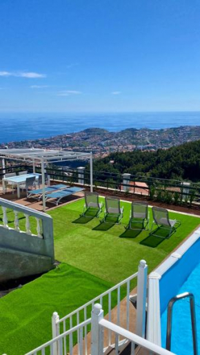 Studio Geek Villa - Open Space - 5m from 5 top attractions - Pool all year round, Dining Pergola, Barbecue - Funchal Matrix Holiday Home